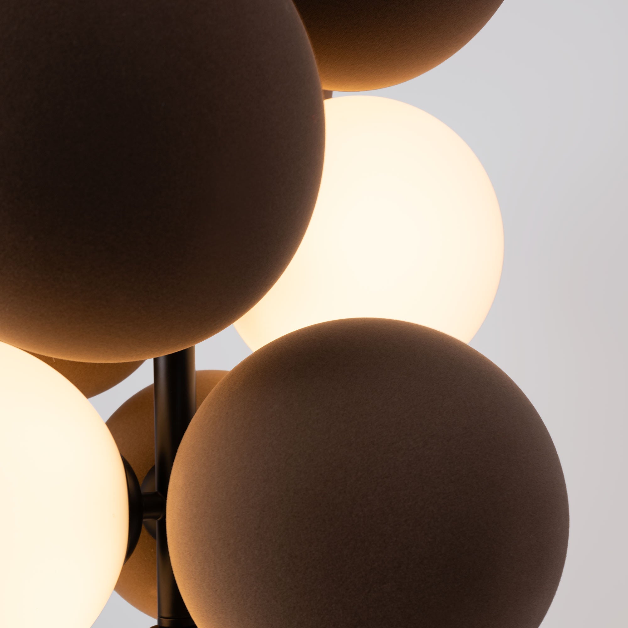 Lámpara acústica colgante vertical "DRAC" - 4 esferas luminosas y 6 esferas absorbentes (10)