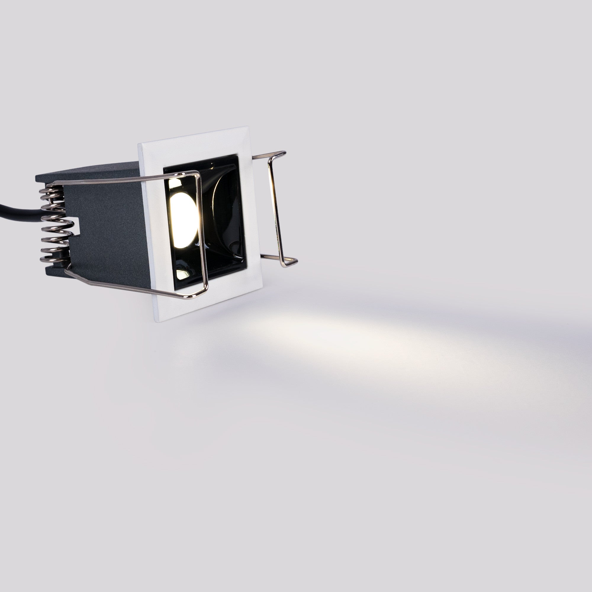 Foco lineal LED empotrable 2W - UGR18 - CRI90 - Chip OSRAM (23)