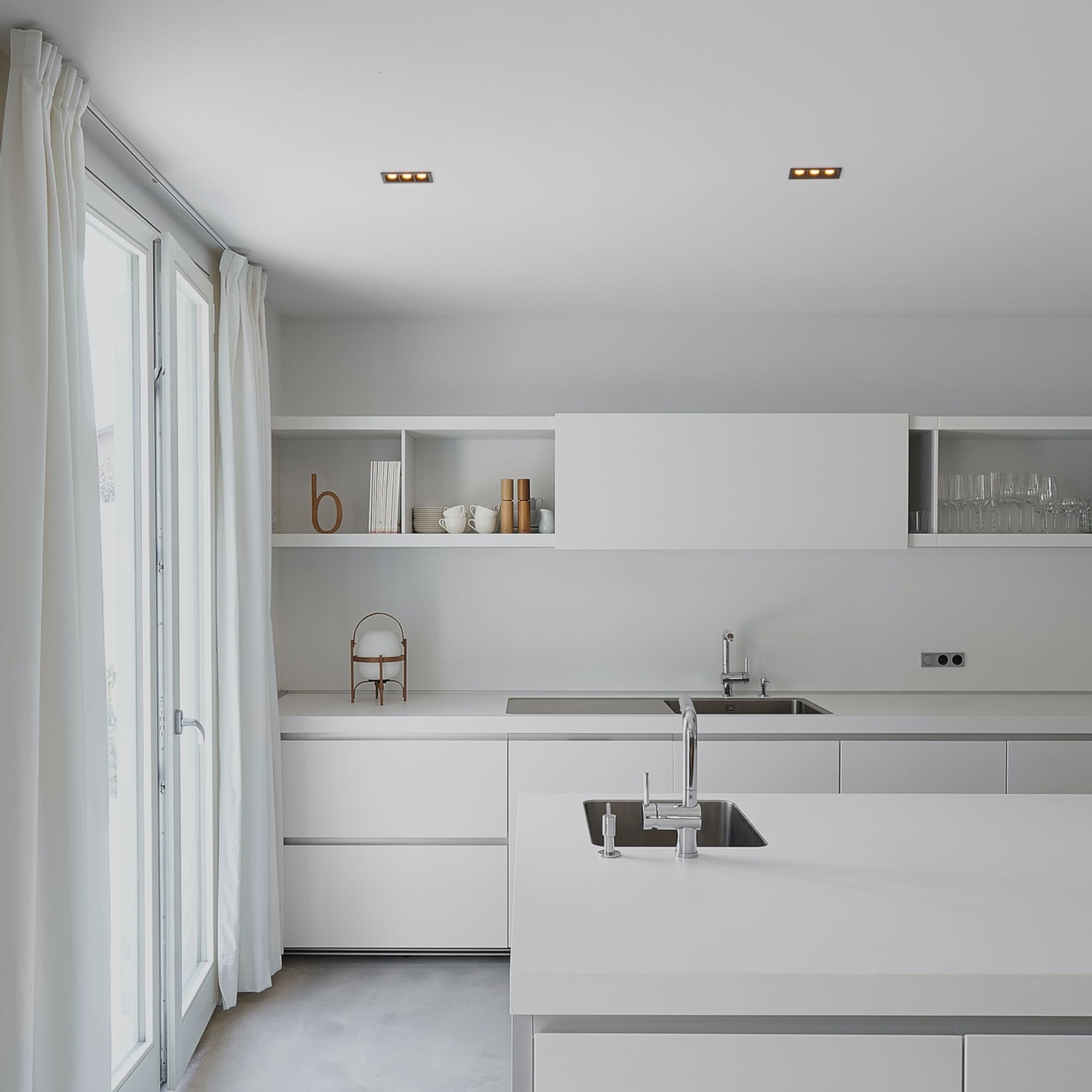 Foco lineal LED empotrable triple 6W - UGR18 - CRI90 - Chip OSRAM - Negro (3)