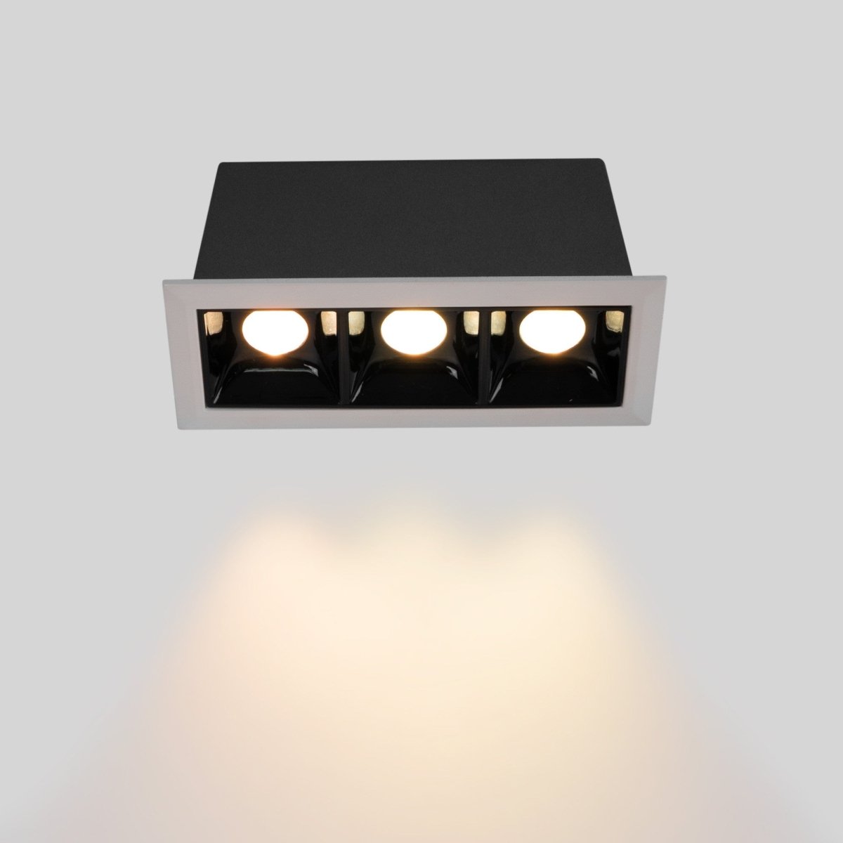 Foco lineal LED empotrable triple 6W - UGR18 - CRI90 - Chip OSRAM - Barcelona Led-