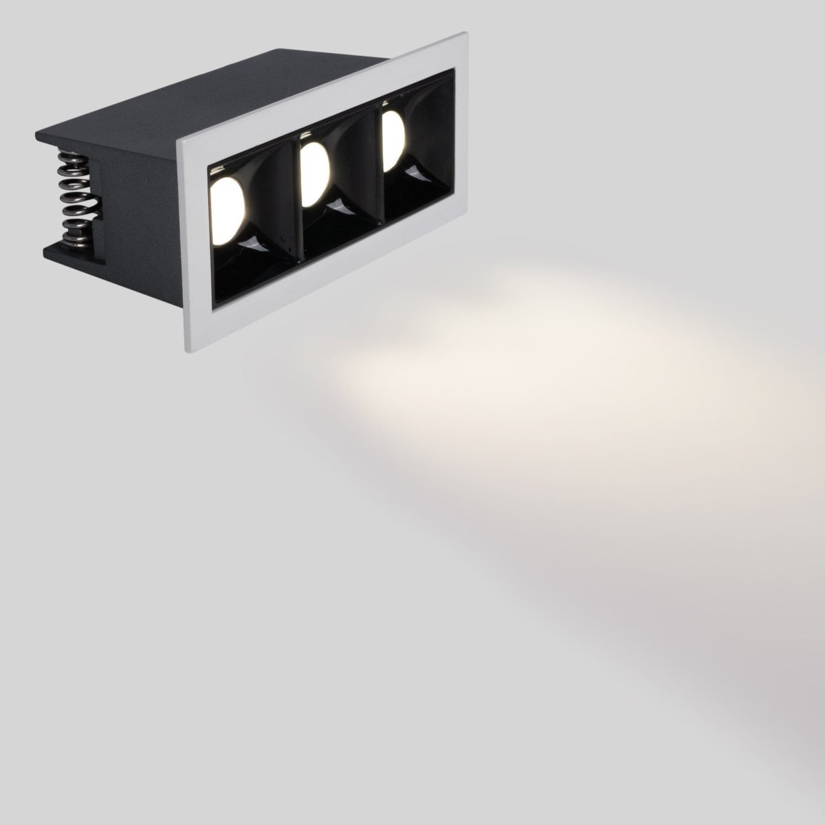 Foco lineal LED empotrable triple 6W - UGR18 - CRI90 - Chip OSRAM - Barcelona Led-
