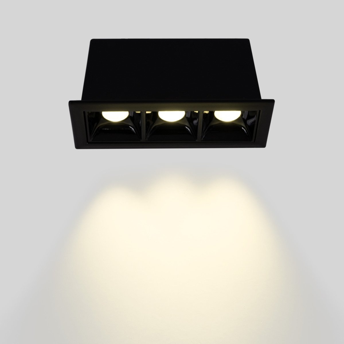 Foco lineal LED empotrable triple 6W - UGR18 - CRI90 - Chip OSRAM - Barcelona Led-