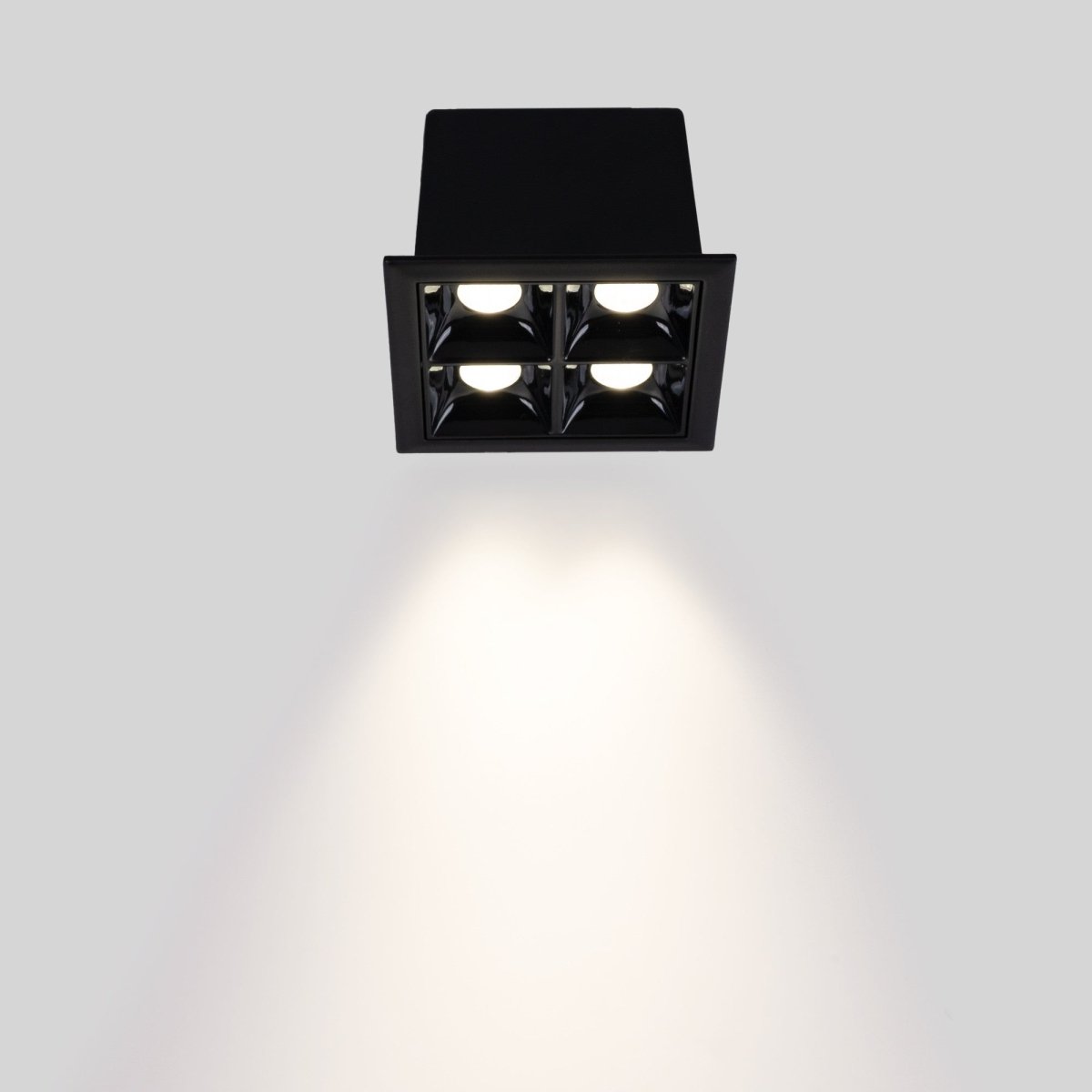 Downlight LED cuadrado empotrable 8W - 4 Focos - UGR18 - CRI90 - Chip OSRAM - Barcelona Led-