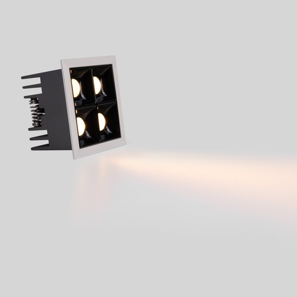 Downlight LED cuadrado empotrable 8W - 4 Focos - UGR18 - CRI90 - Chip OSRAM - Barcelona Led-