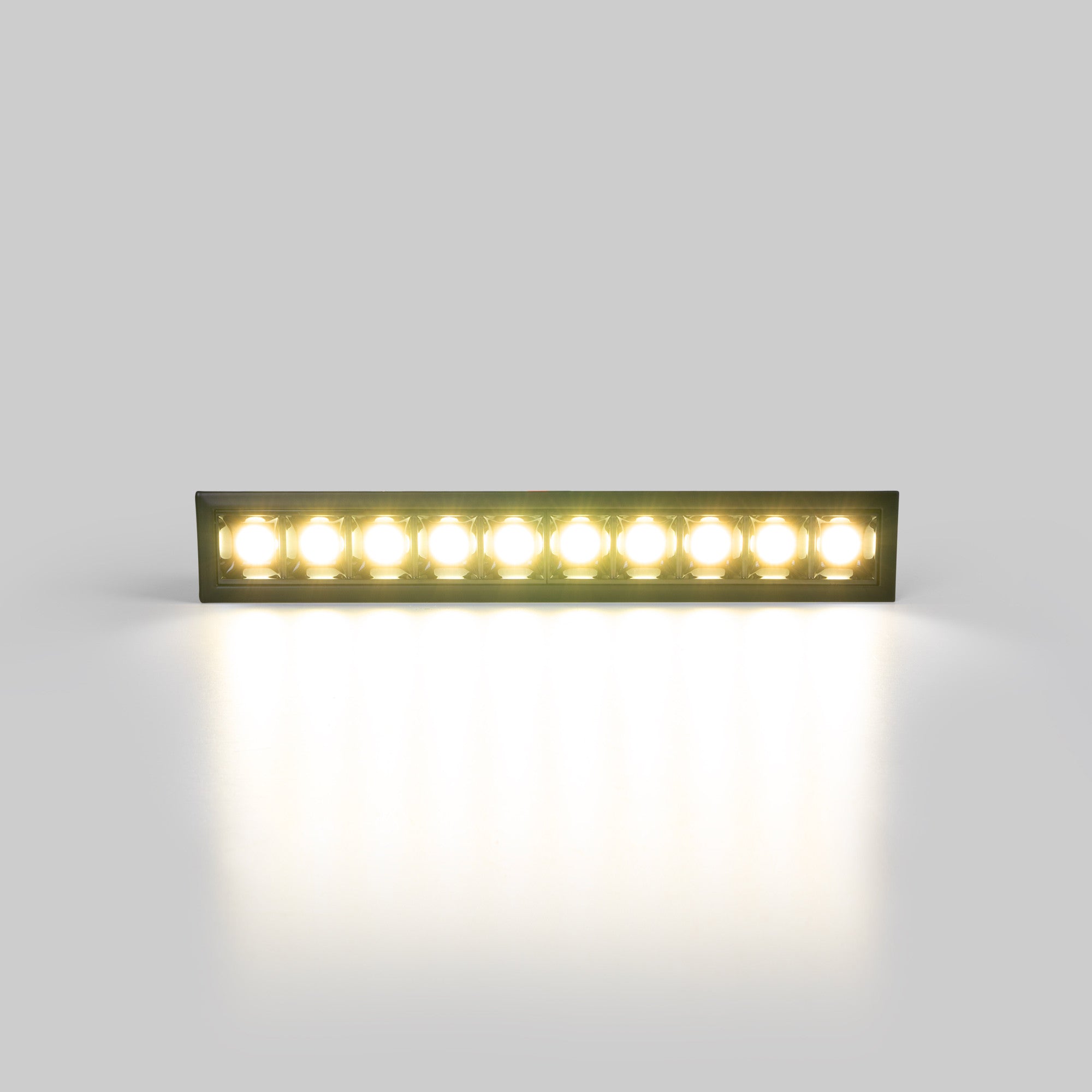 Foco lineal LED empotrable 20W - UGR18 - CRI90 - Chip OSRAM - Blanco (39)
