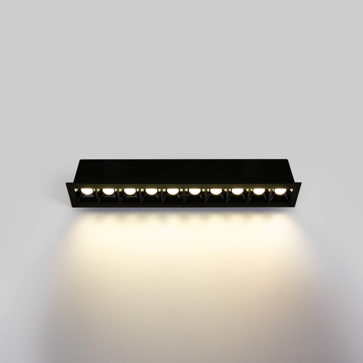 Foco lineal LED empotrable 20W - UGR18 - CRI90 - Chip OSRAM - Barcelona Led-