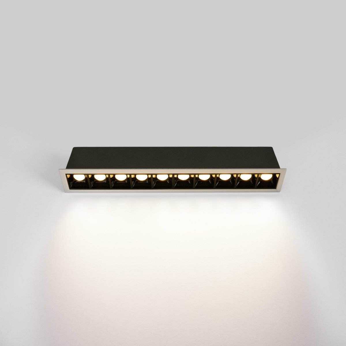 Foco lineal LED empotrable 20W - UGR18 - CRI90 - Chip OSRAM - Barcelona Led-