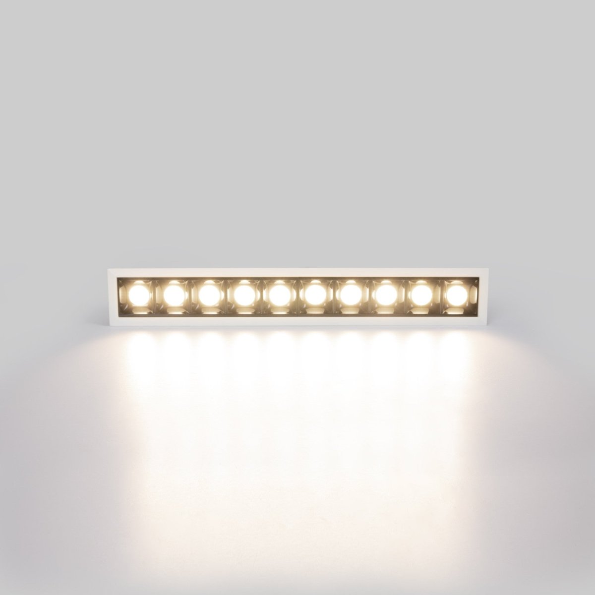 Foco lineal LED empotrable 20W - UGR18 - CRI90 - Chip OSRAM - Barcelona Led-