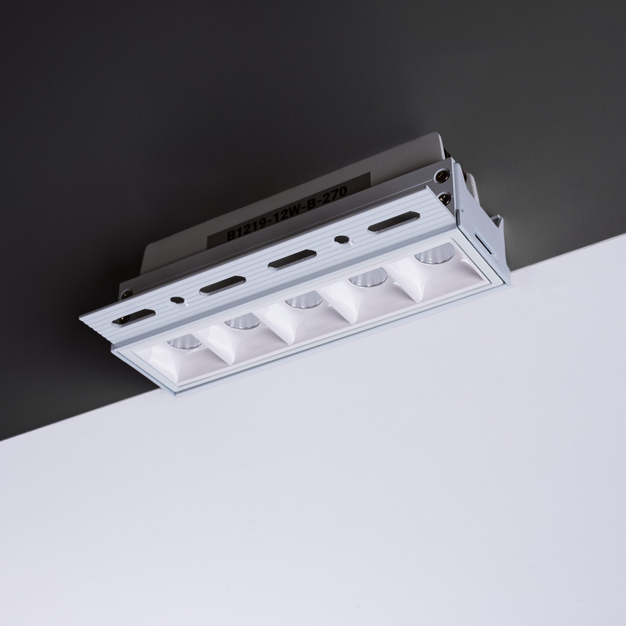 Foco lineal LED trimless / integración - 12W - UGR18 - CRI90 (60)