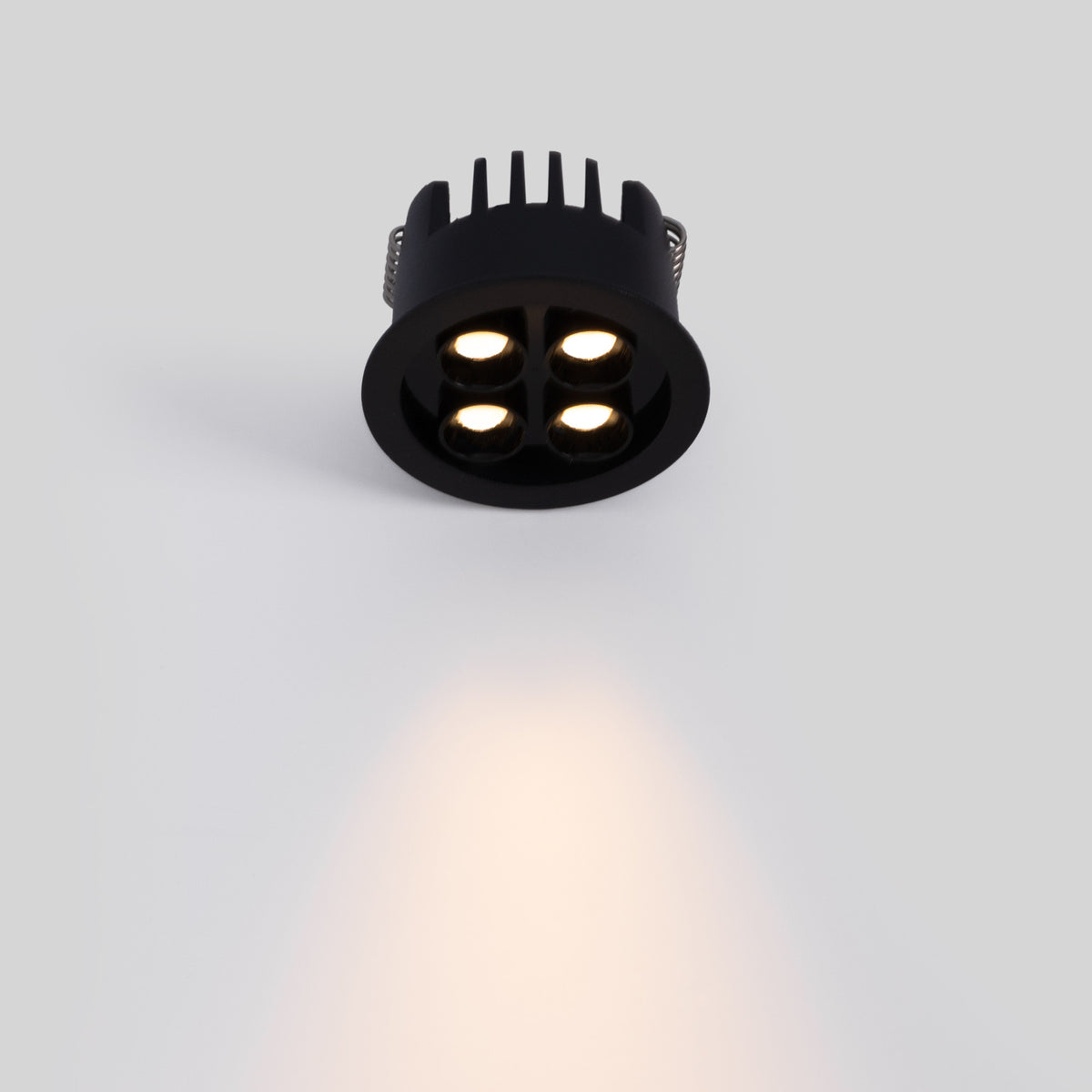 Downlight LED empotrable circular 8W - Chip Osram - UGR18 - Corte Ø 58mm (18)