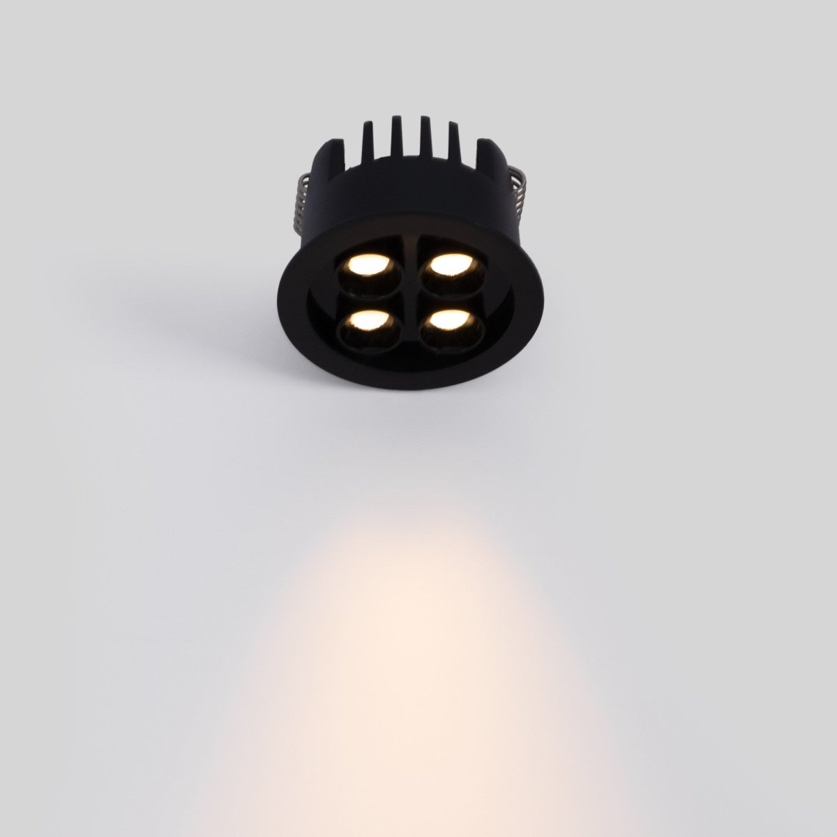 Downlight LED empotrable circular 8W - Chip Osram - UGR18 - Corte Ø 58mm - Barcelona Led-