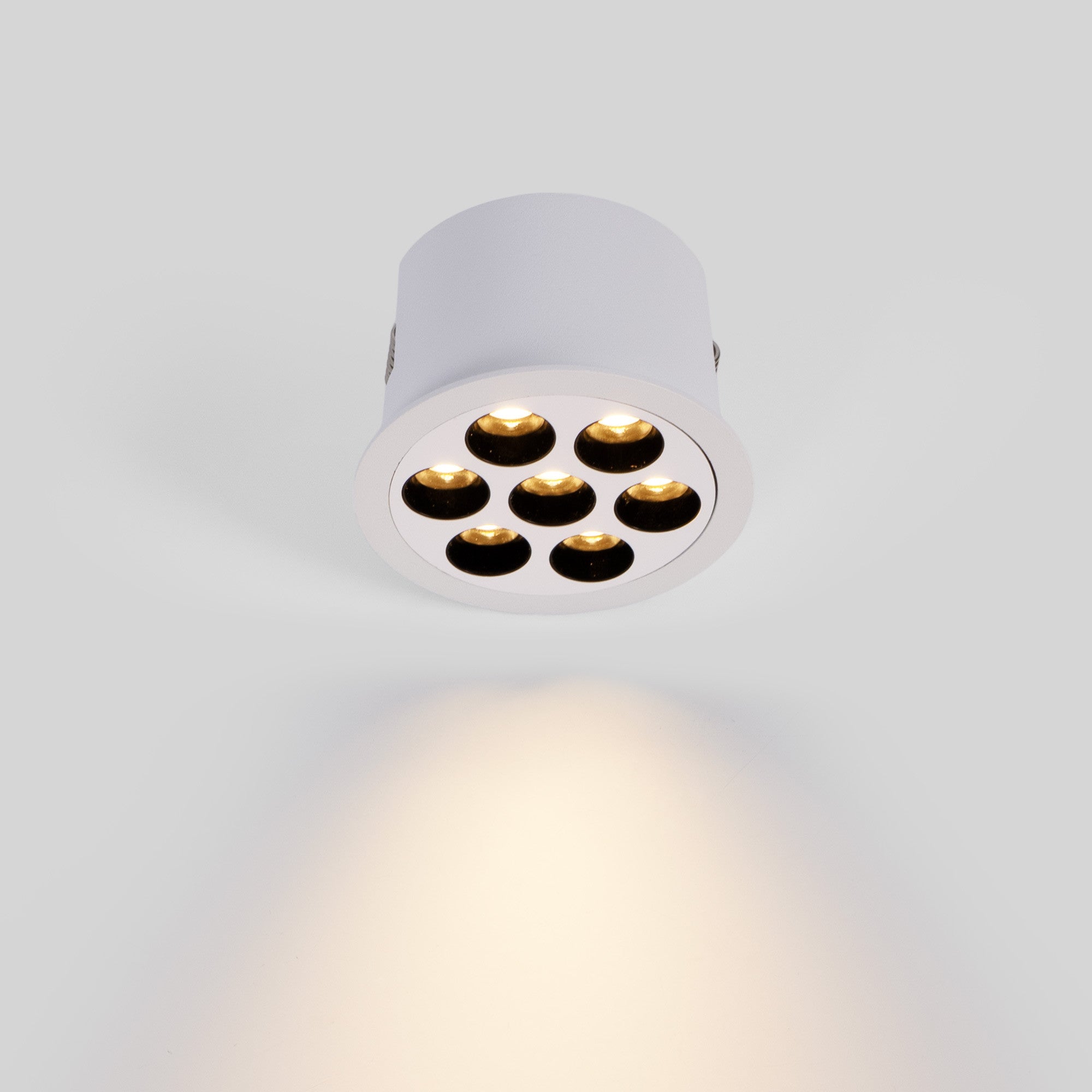 Downlight LED empotrable circular 12W - UGR18 - Corte Ø 70mm - Blanco (1)