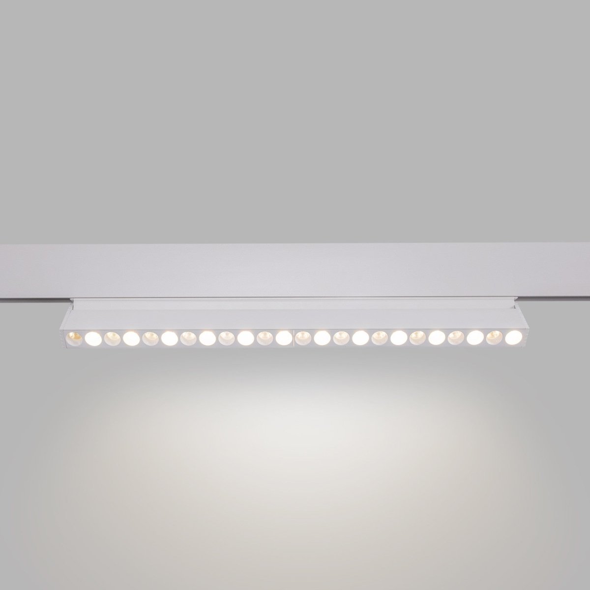 Luminaria lineal orientable para carril magnético RGB + CCT - 12W - UGR18 - Mi Light - Barcelona Led-