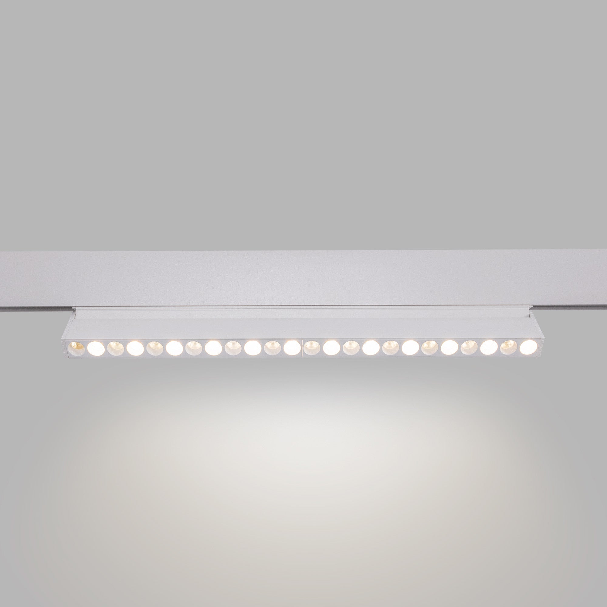 Luminaria lineal orientable para carril magnético RGB + CCT - 12W - UGR18 - Mi Light (29)