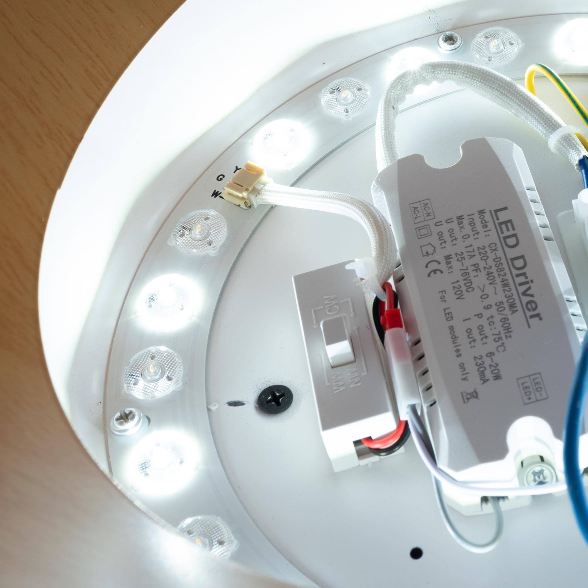 Lámpara de techo LED inclinada CCT 12W - Efecto madera - ø35cm (10)