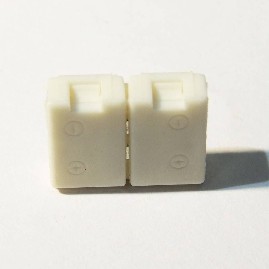 Conector para tiras LED 12V RGB directo sin cable