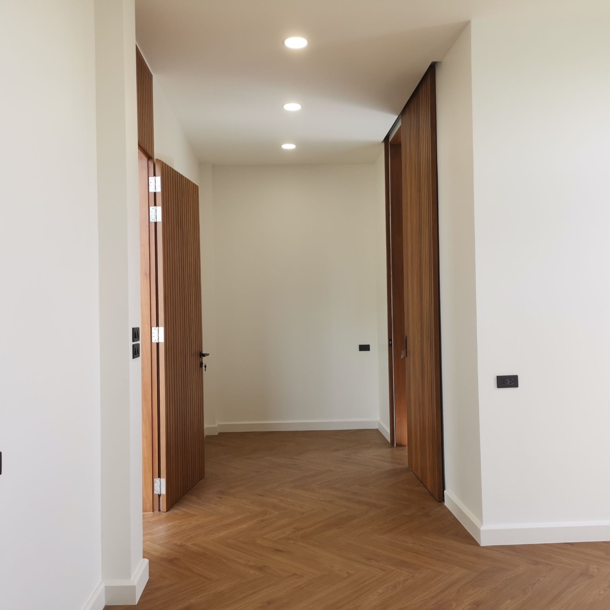 Downlight LED ultra slim 12W - CCT - Corte Ø 155mm - 3 colores (27)