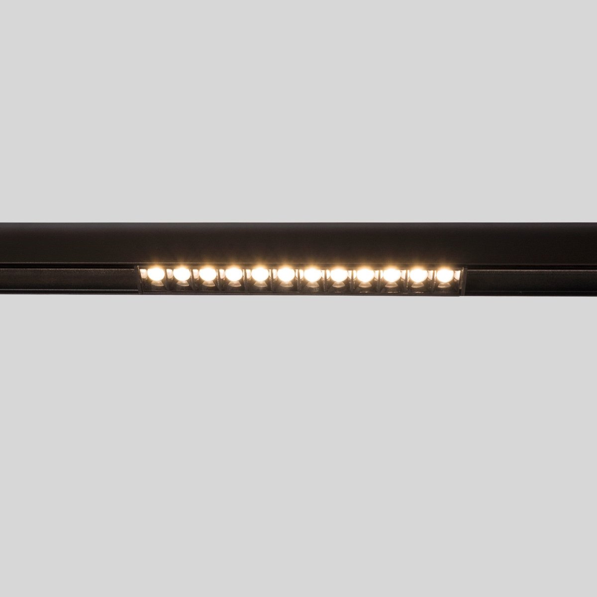 Foco lineal para carril magnético 48V CCT - 12W - DALI-2 regulable - UGR18 - Barcelona Led-