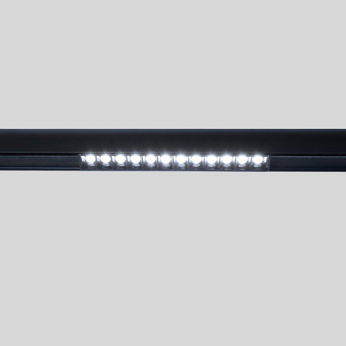 Foco lineal para carril magnético 48V CCT - 12W - DALI-2 regulable - UGR18 - Barcelona Led-