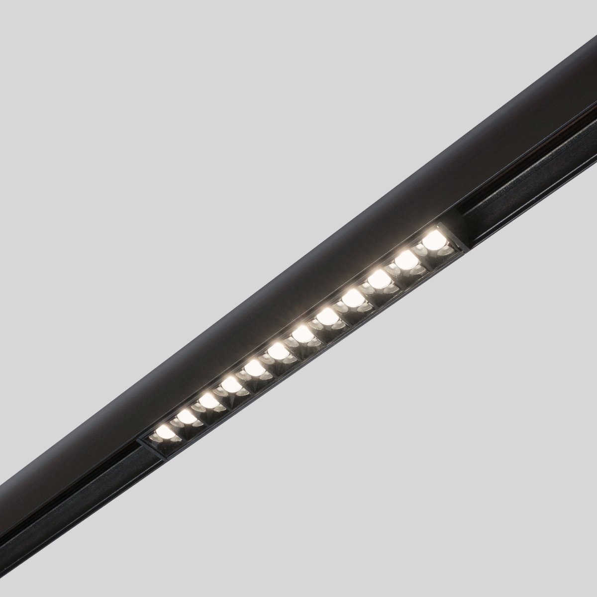 Foco lineal para carril magnético 48V CCT - 12W - DALI-2 regulable - UGR18 - Barcelona Led-
