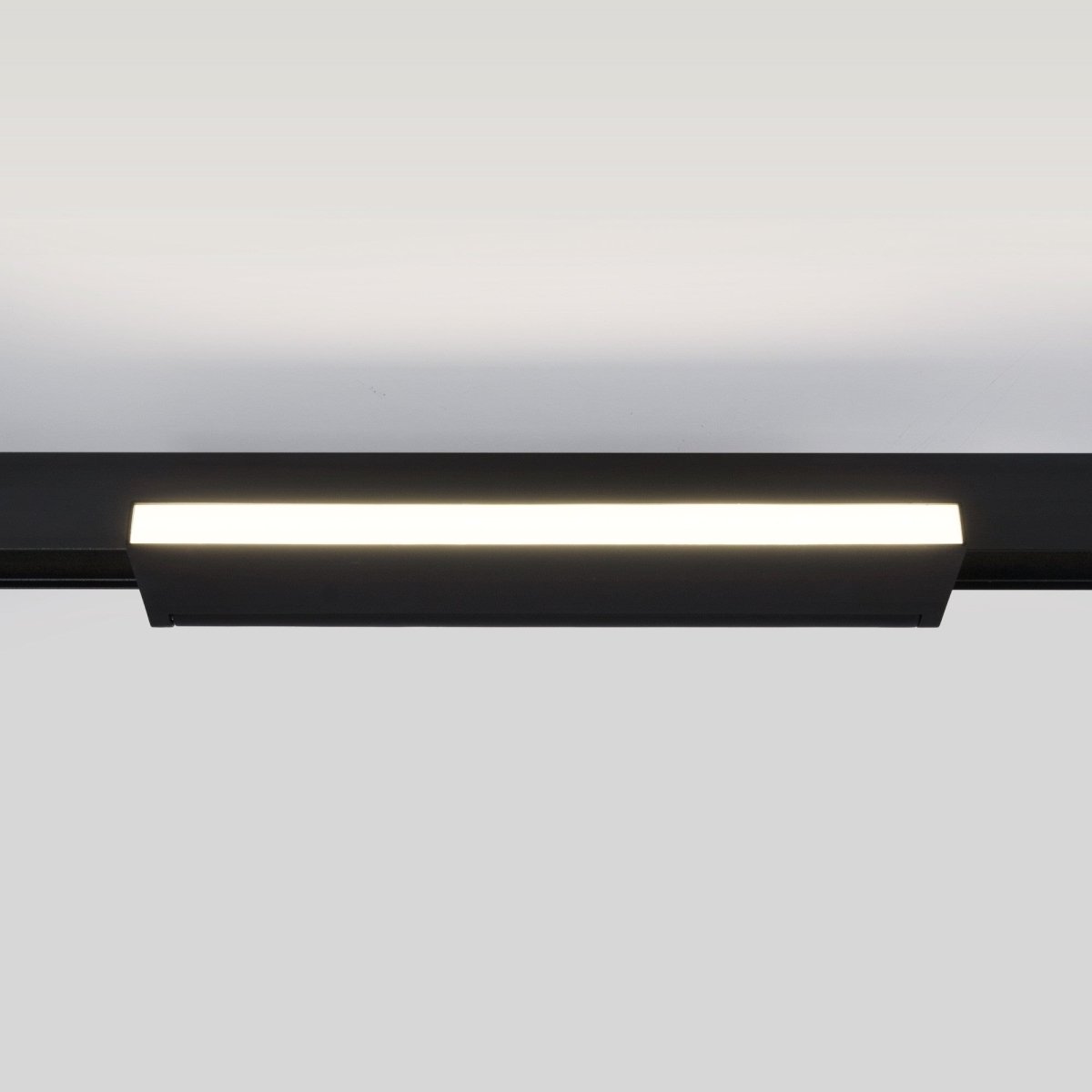 Foco lineal opal orientable carril magnético 48V CCT - 18W - DALI-2 regulable - Barcelona Led-