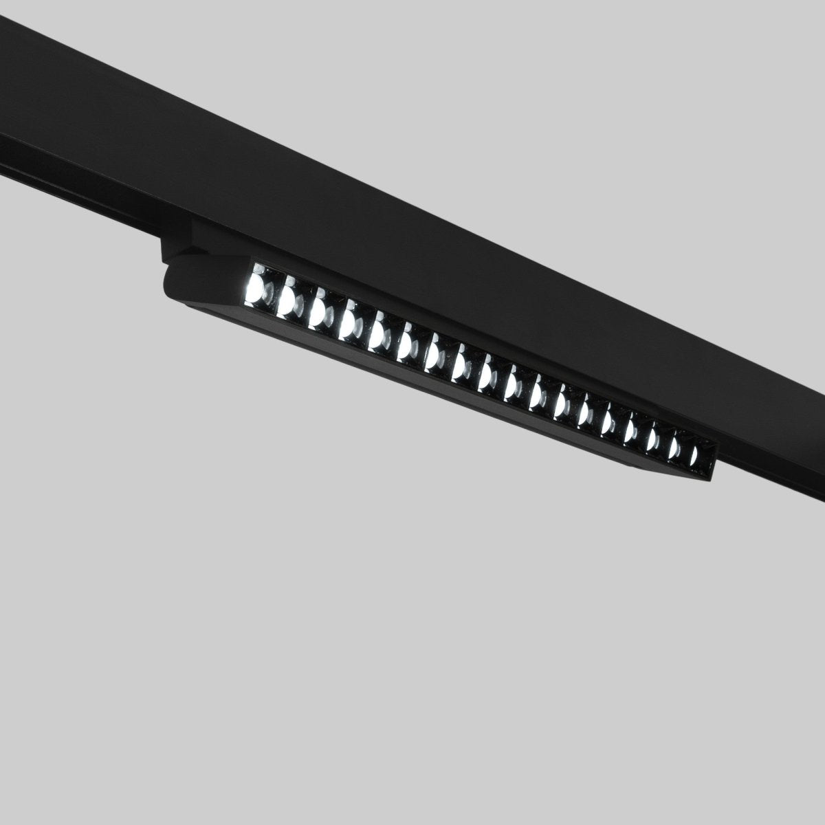 Foco lineal orientable para carril magnético 48V CCT - 18W - Regulación DALI-2 - UGR18 - Barcelona Led-