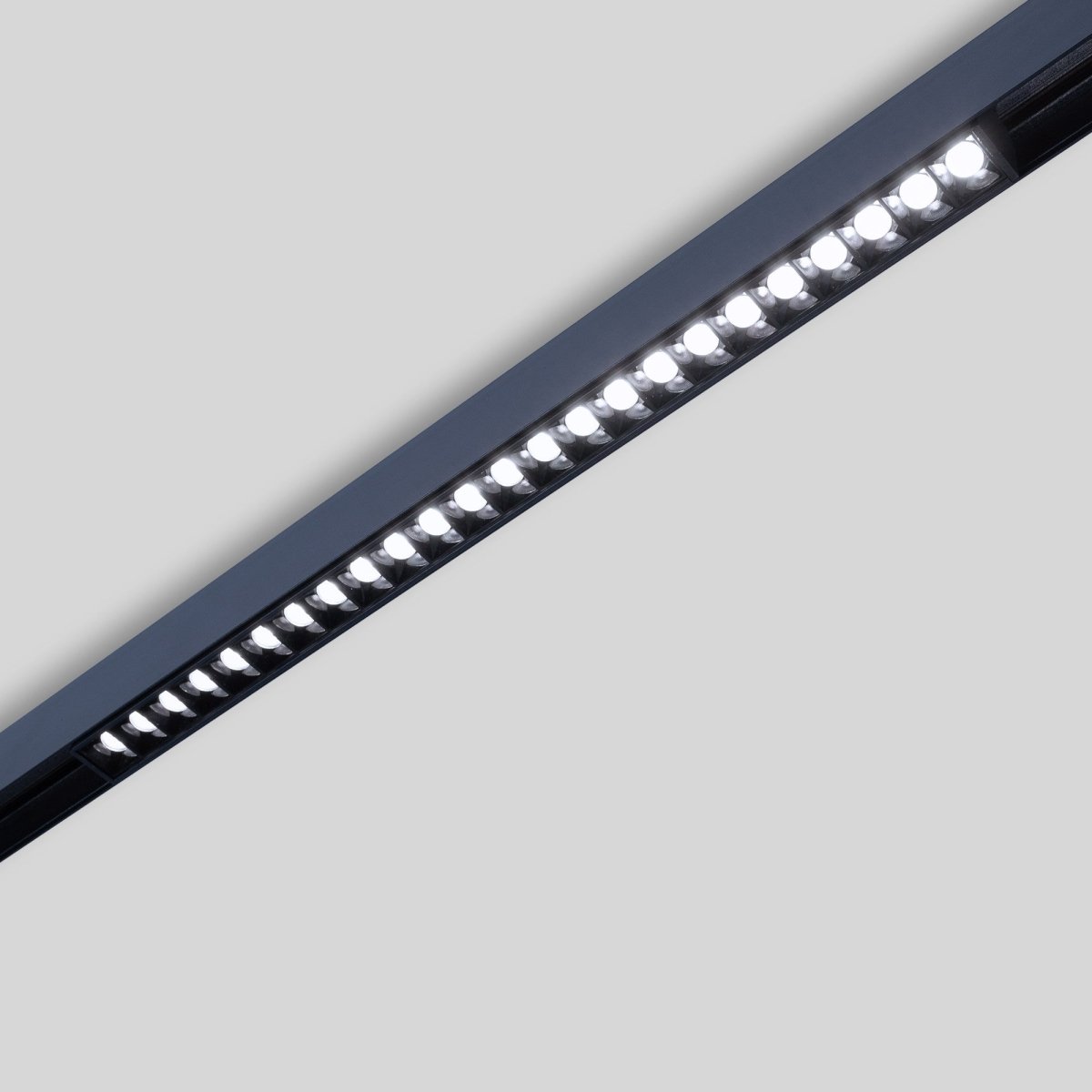 Foco lineal para carril magnético 48V CCT - 20W - Regulación DALI-2 - UGR18 - Barcelona Led-