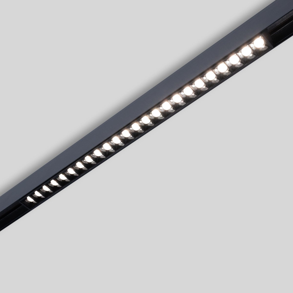 Foco lineal para carril magnético 48V CCT - 20W - Regulación DALI-2 - UGR18 - Barcelona Led-