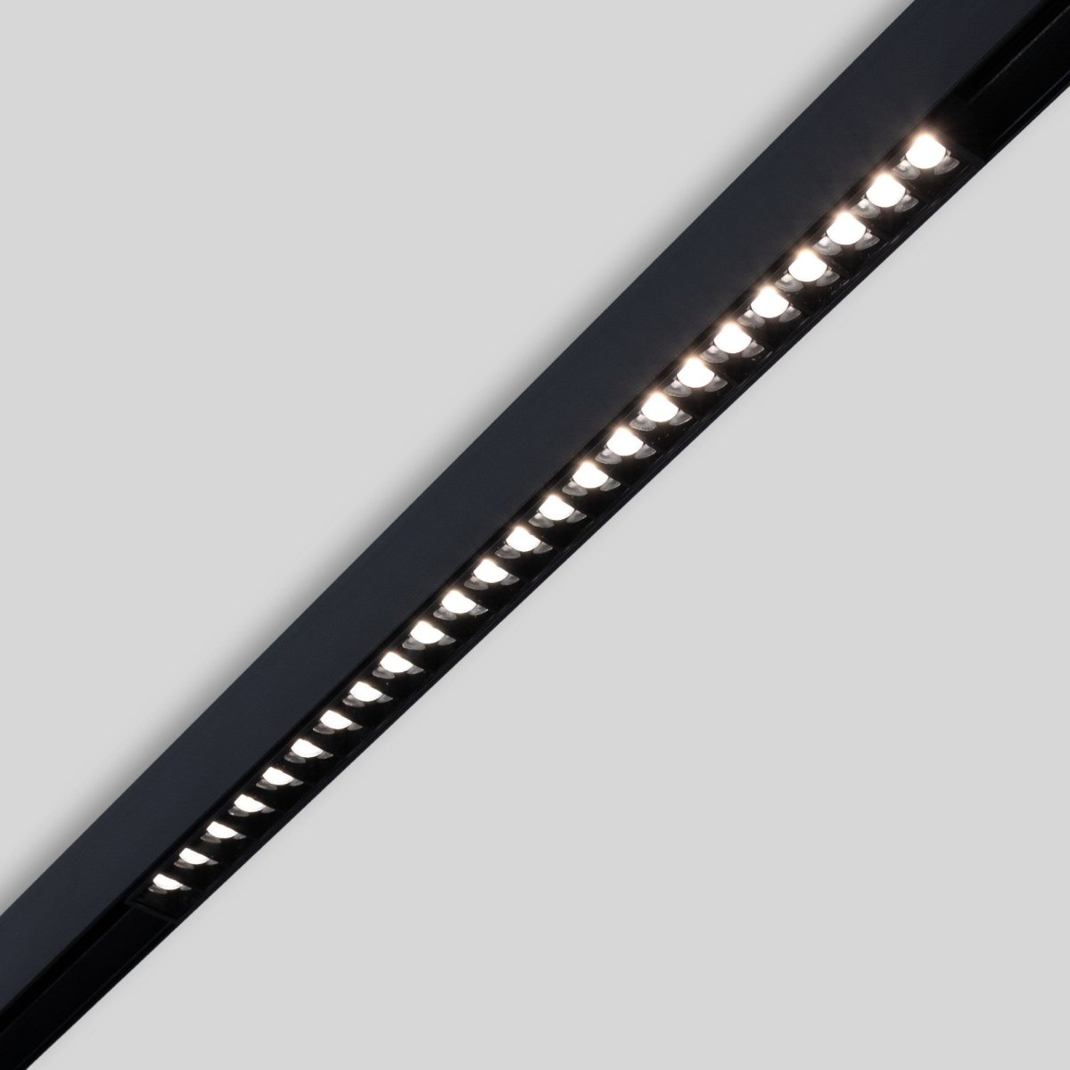 Foco lineal para carril magnético 48V CCT - 20W - Regulación DALI-2 - UGR18 - Barcelona Led-