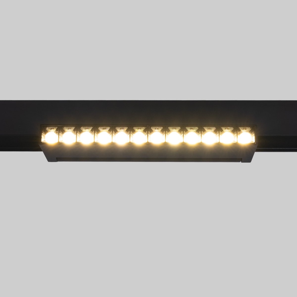 Foco lineal orientable para carril magnético 48V- 12W - Chip OSRAM  - UGR18 - Barcelona Led-