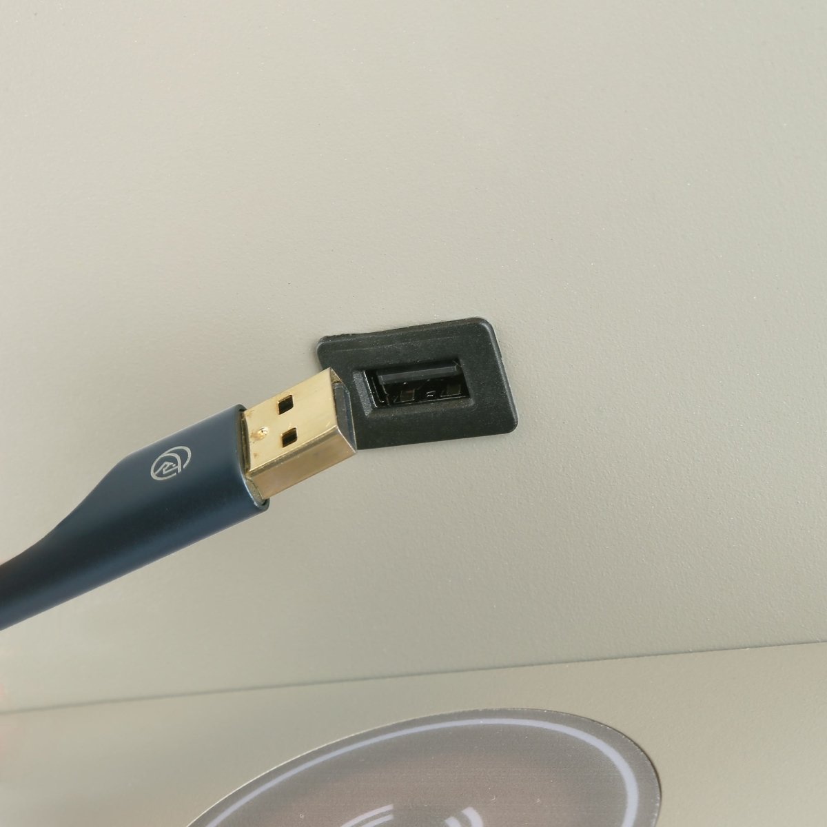 Aplique de pared para lectura con puerto USB "BASKOP W" - 6W - Base carga inalámbrica - Barcelona Led-Decoración