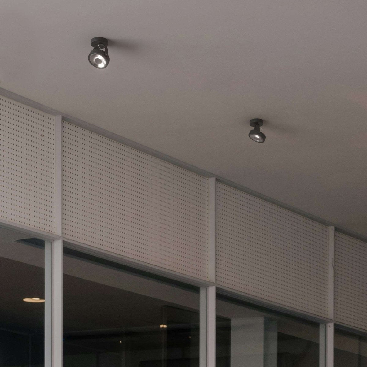 Foco de techo orientable "IRIS" + Bombilla AR111 GU10 - Barcelona Led-Decoración