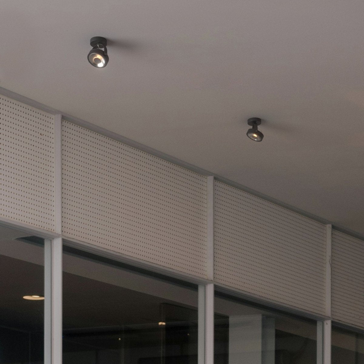 Foco de techo orientable "IRIS" + Bombilla AR111 GU10 - Barcelona Led-Decoración