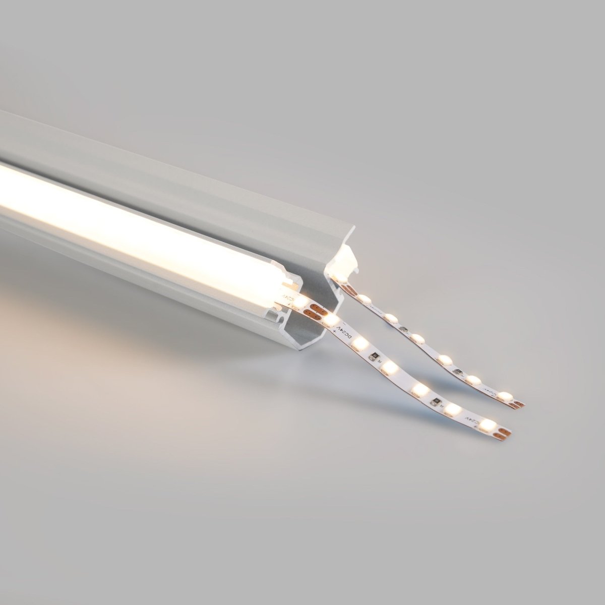 Perfil de aluminio para esquinas - Tira LED doble - 38.7x39mm - 2 metros - Barcelona Led-