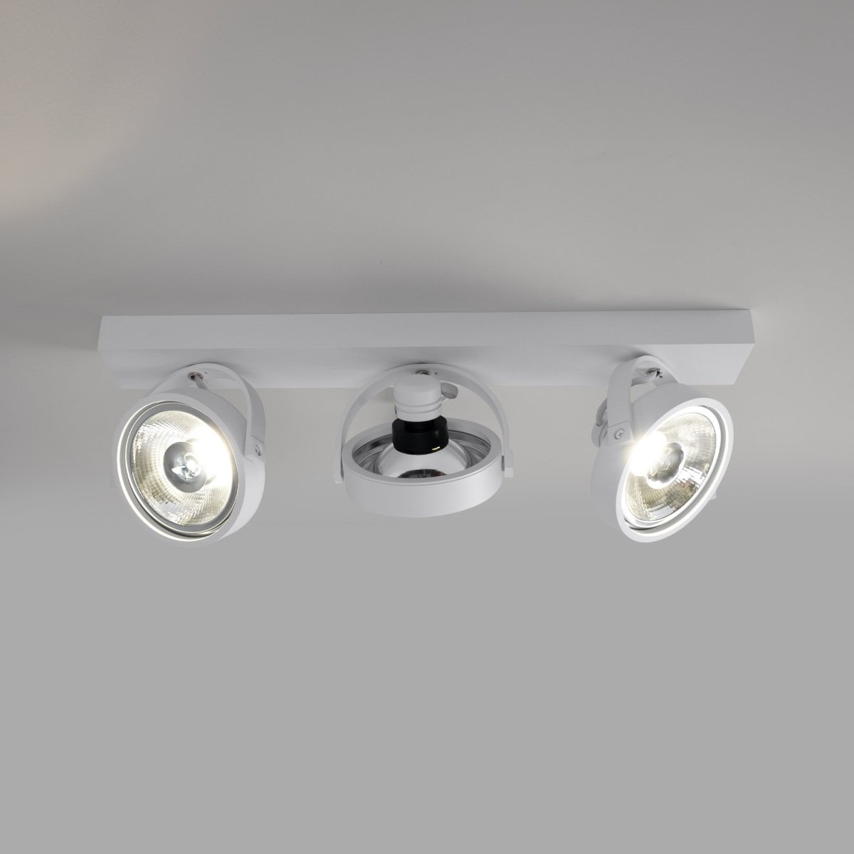 Foco de techo triple orientable "IRIS" + 3 bombillas AR111 GU10 - Barcelona Led-Decoración