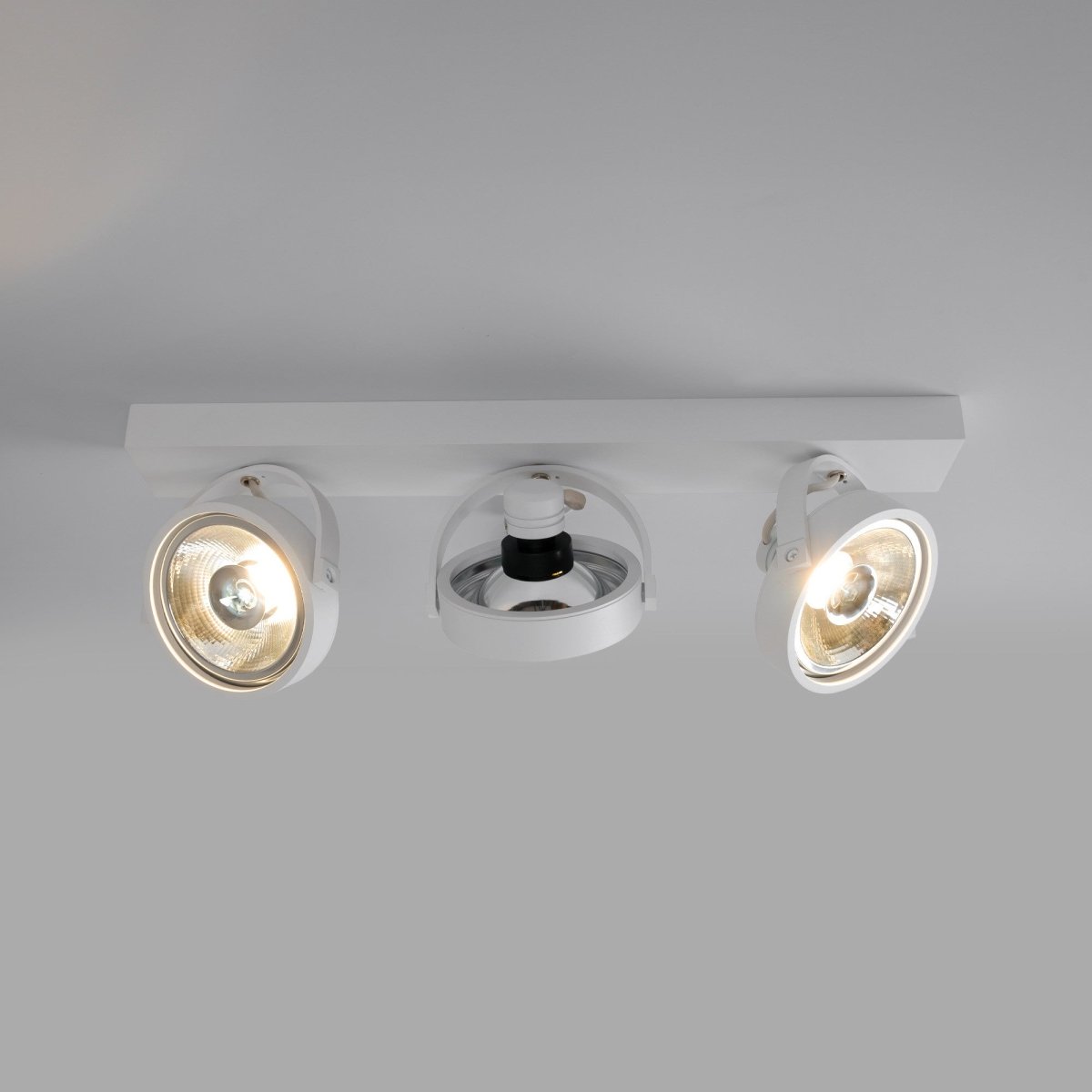 Foco de techo triple orientable "IRIS" + 3 bombillas AR111 GU10 - Barcelona Led-Decoración