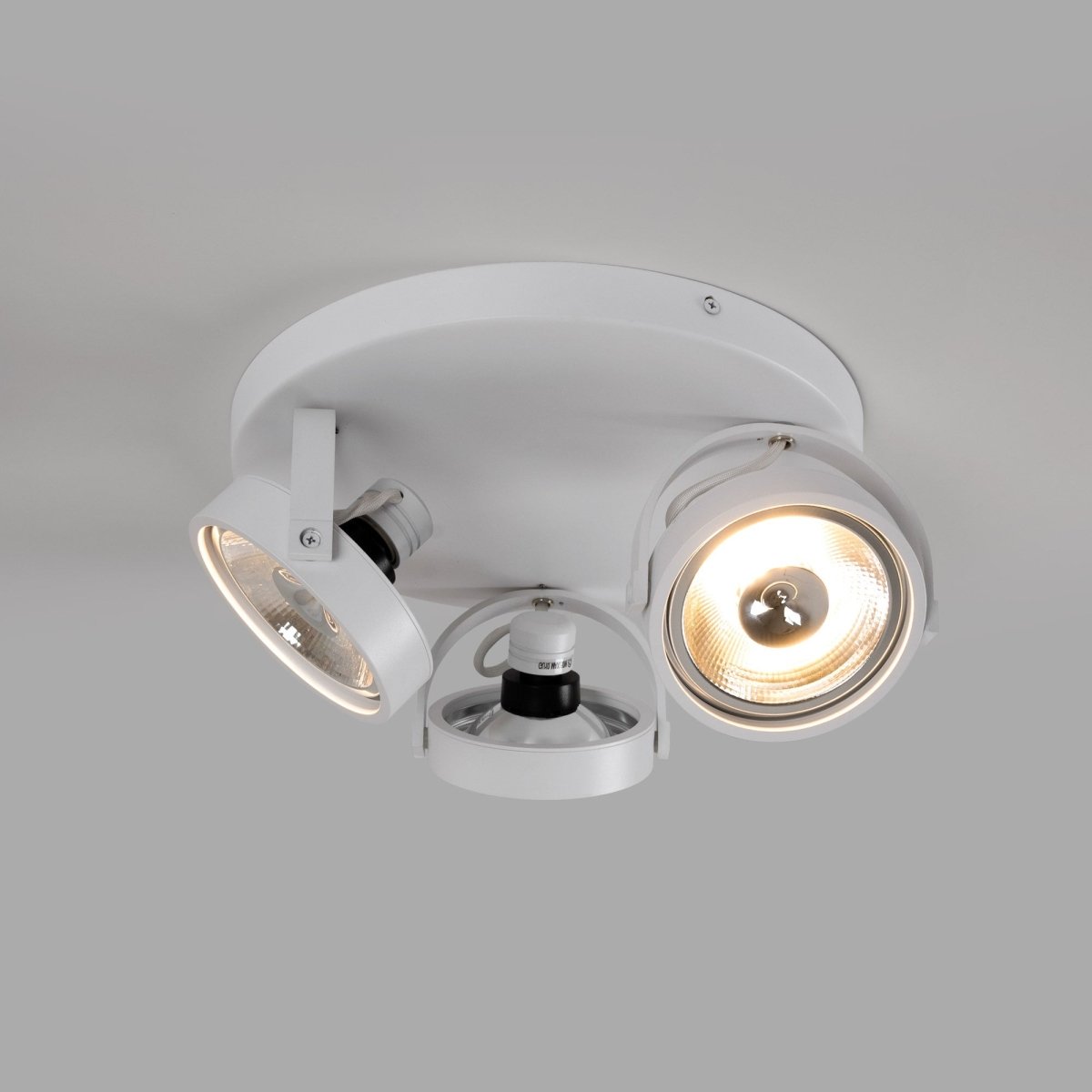 Aplique de techo triple orientable "IRIS 3" + 3 bombillas AR111 - Barcelona Led-Decoración