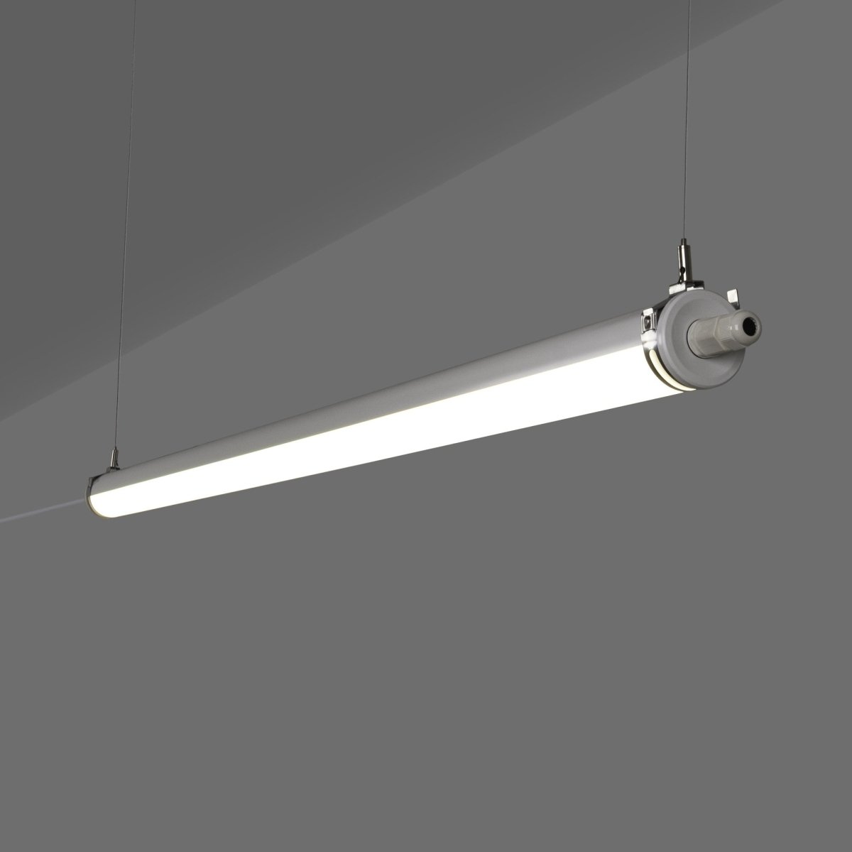 Luminaria estanca tubular para uso industrial - 150cm - 50W - 6900lm - IP65 - IK10 - Barcelona Led-