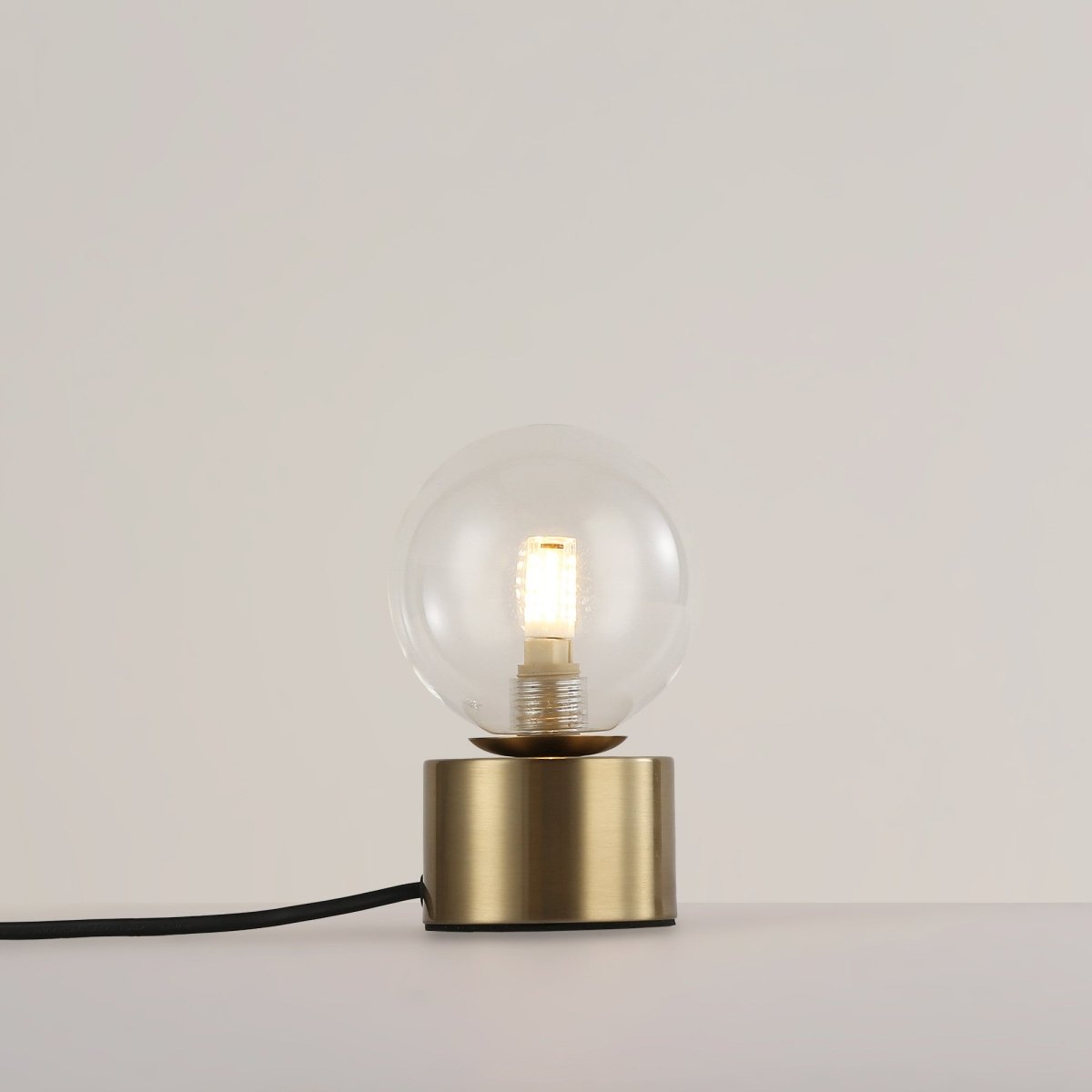 Lámpara de mesa con esfera de cristal "BASS" - G9 - Barcelona Led-Decoración