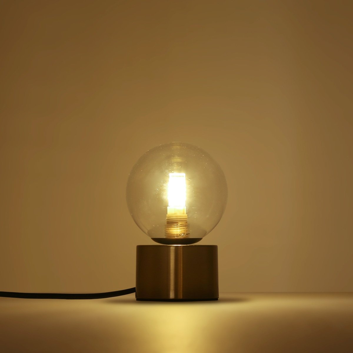Lámpara de mesa con esfera de cristal "BASS" - G9 - Barcelona Led-Decoración