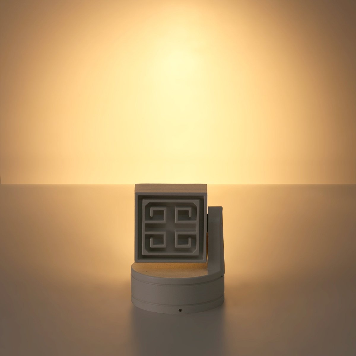Aplique techo LED cuadrado orientable 8W - CCT - UGR18 - Chip OSRAM - Driver KGP - Barcelona Led-Decoración