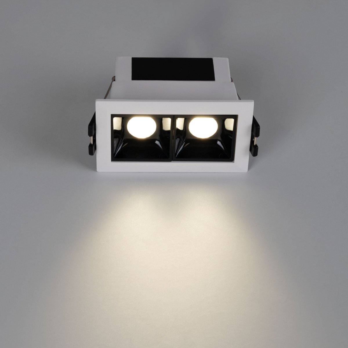 Foco lineal LED empotrable 4W - UGR18 - CRI90 - Driver LIFUD - Barcelona Led-