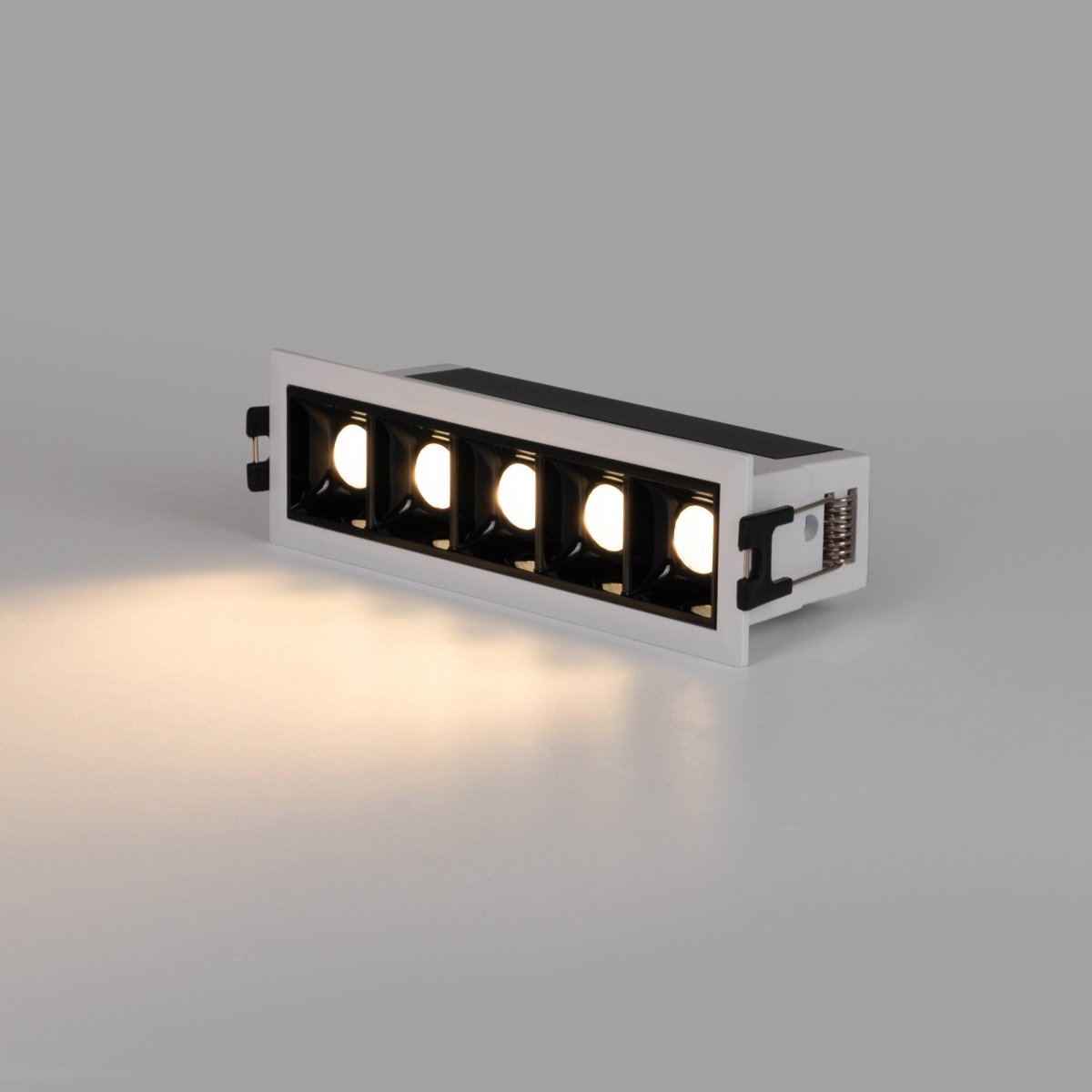 Foco lineal LED empotrable 7W - UGR18 - CRI90 - Driver LIFUD - Barcelona Led-