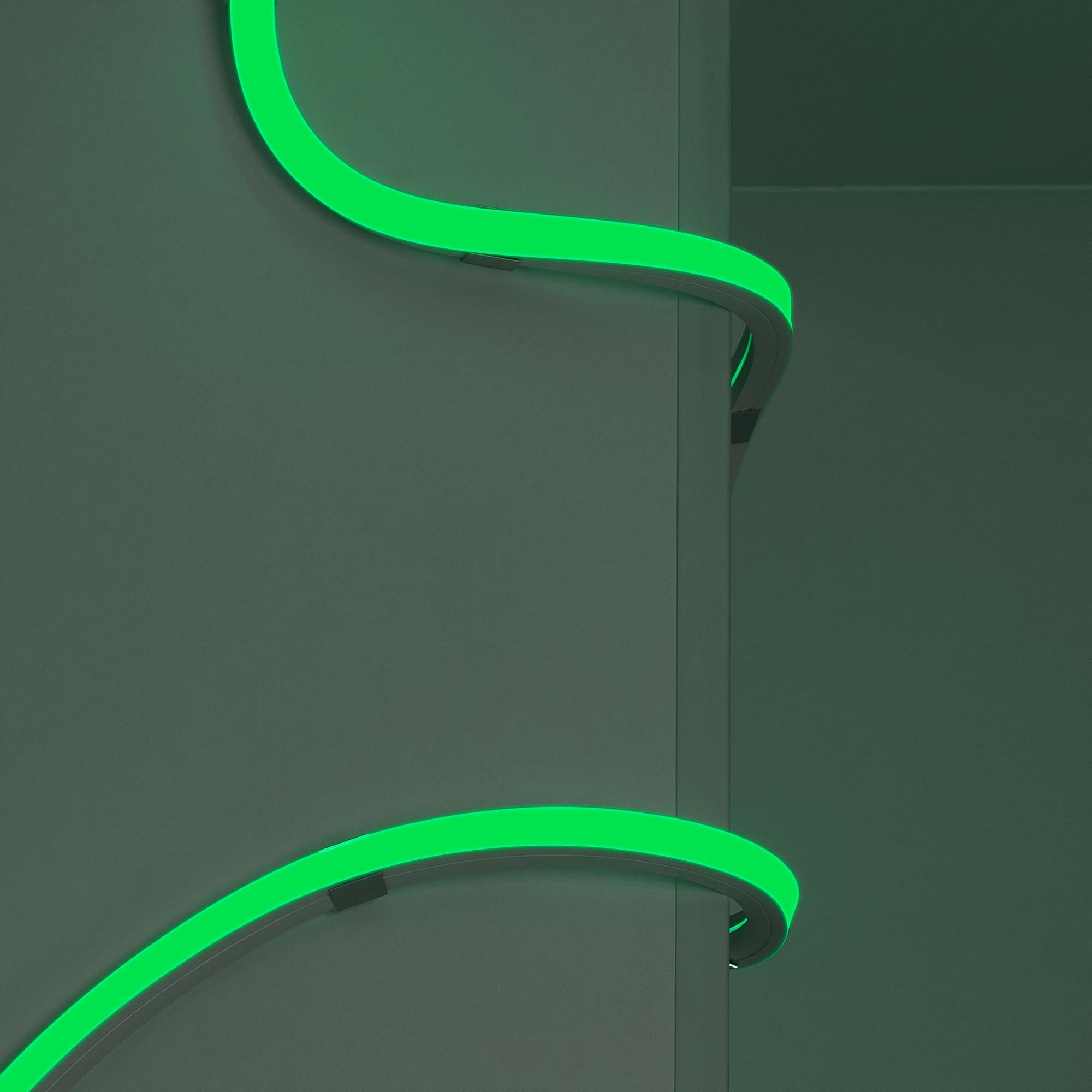 Neón LED flexible RGB 3D - 16x16mm - 5m - Kit completo -12W/m - IP67 -Curvatura vertical y horizontal (12)