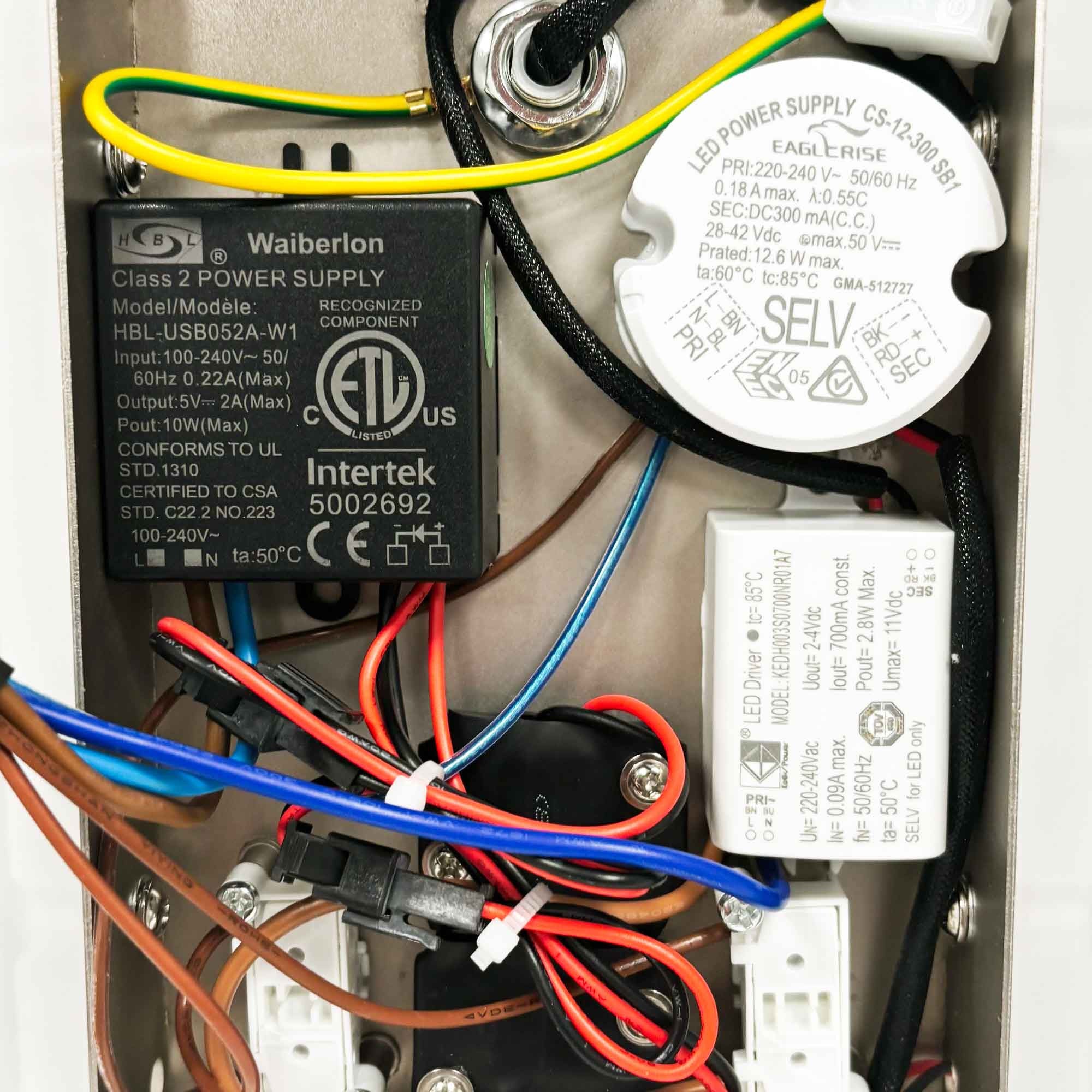 Aplique de pared "CLAUDI" - 3W + 12W - 2700K - USB+USB-C (81)