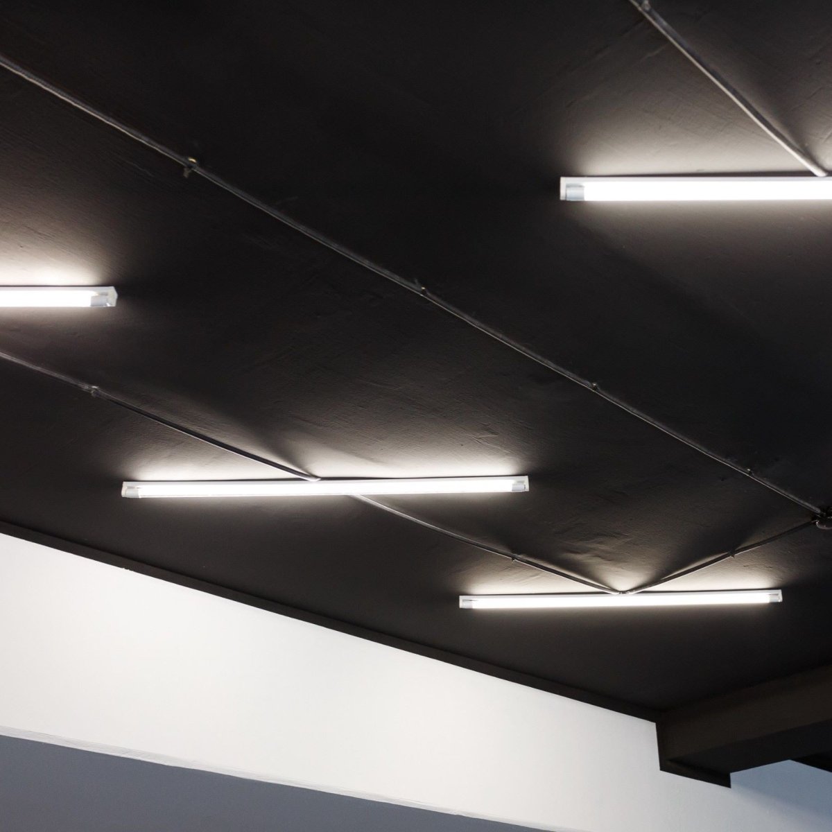 Tubo LED T8 con sensor de movimiento microondas 30-100% - 22W - 150 cm - 6000K - Barcelona Led-