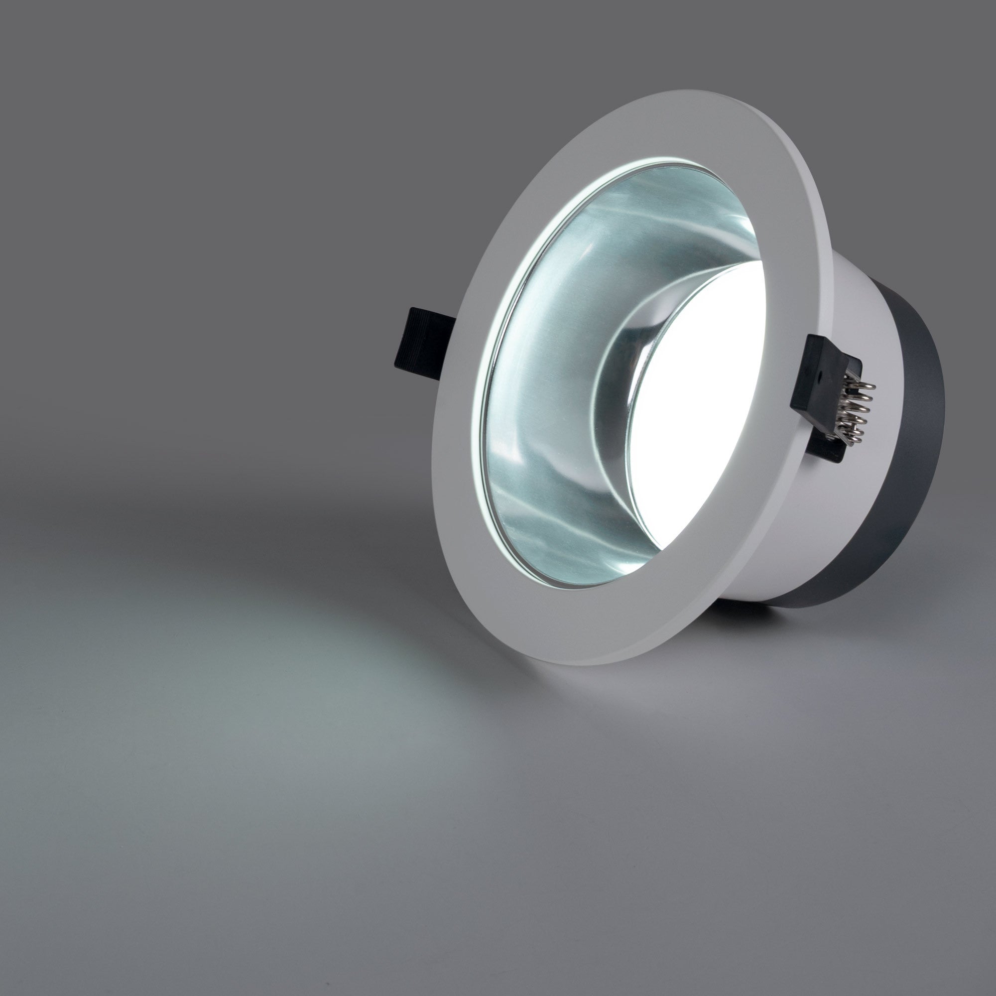 Downlight LED IP44 potencia ajustable 10W/15W/20W - CCT - 100lm/W - Corte Ø 150mm (2)