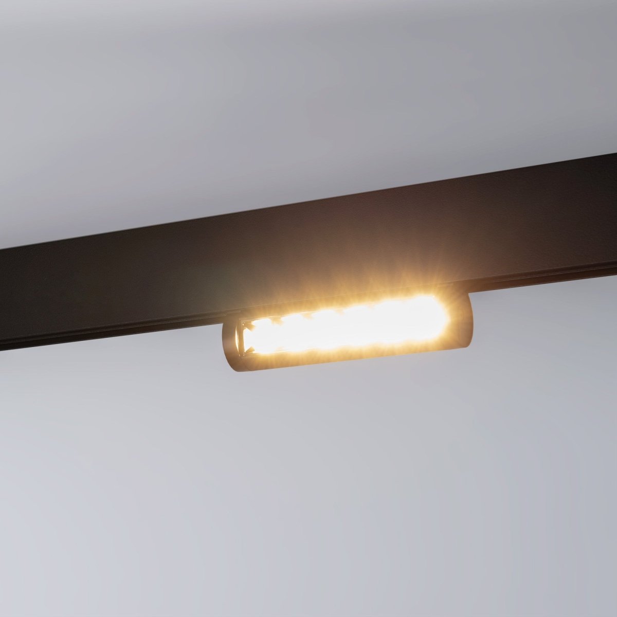 Foco lineal orientable para carril magnético 48V- 6W - Chip OSRAM - UGR18 - CRI90 - Barcelona Led-