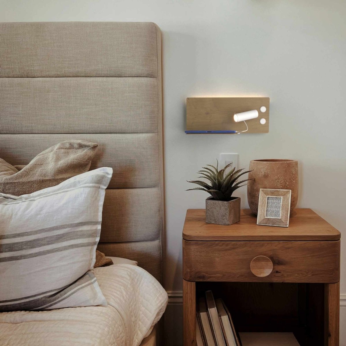 Aplique de pared para lectura con puerto USB "Kerta" - Iluminación doble - 3W+7W - Barcelona Led-Decoración