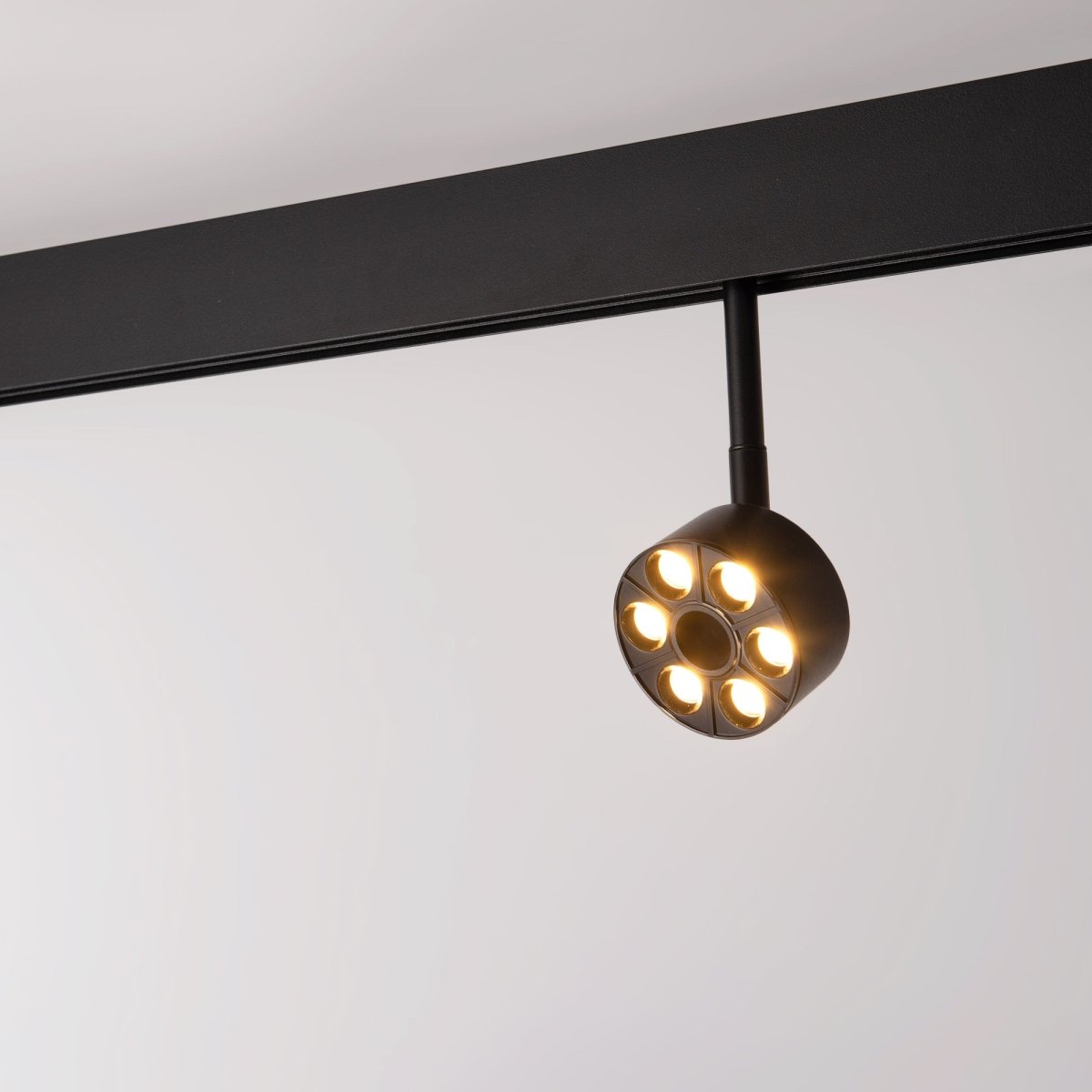 Luminaria circular LED para carril magnético 48V - Ø7cm - 6W - CRI90 - UGR18 - OSRAM - Barcelona Led-